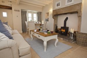 Christina Warwick Cottage 21 sm.jpg